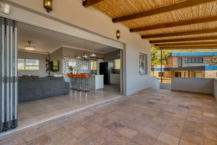 4 Bedroom Property for Sale in Gordon Heights Western Cape